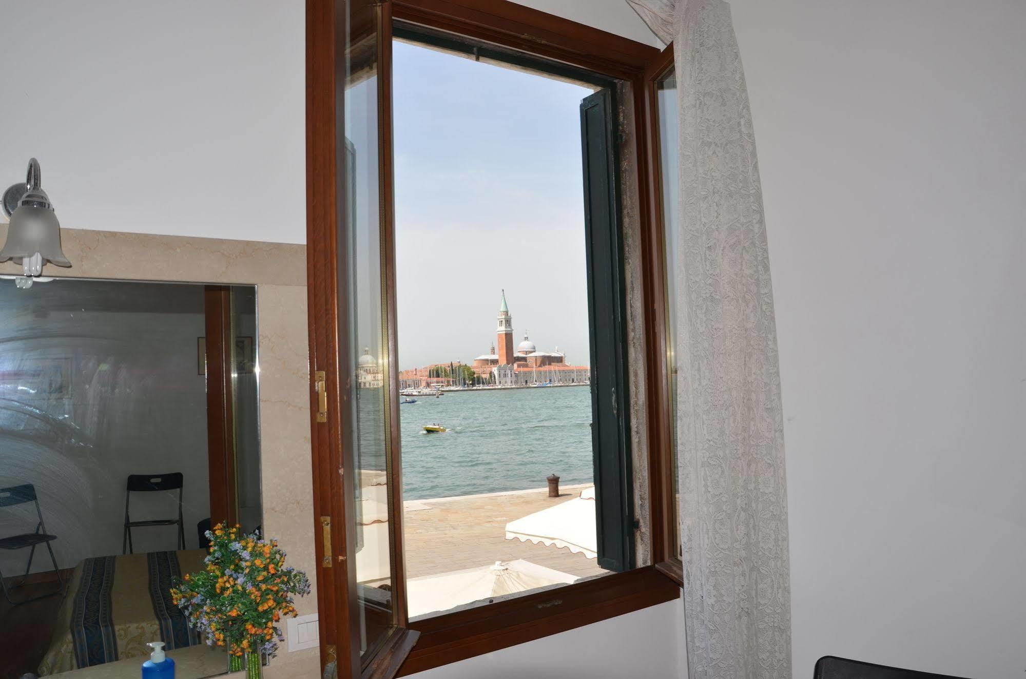 Casa Favaretto Guest House Venedig Exteriör bild